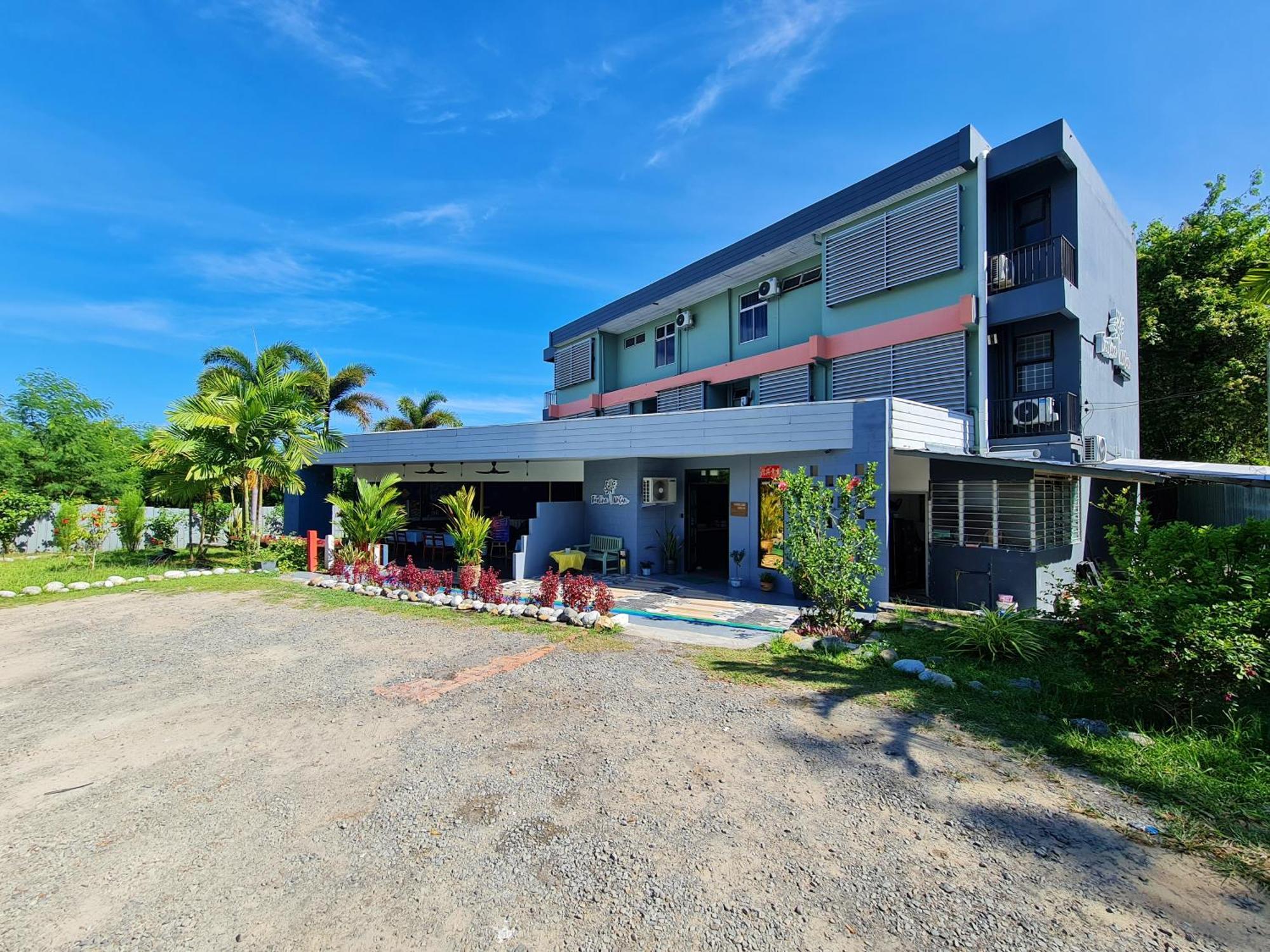 Treeline Urban Inn Kota Kinabalu Exterior foto